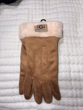 UGG Chestnut Suede Gloves with Cream Sheepskin Cuff